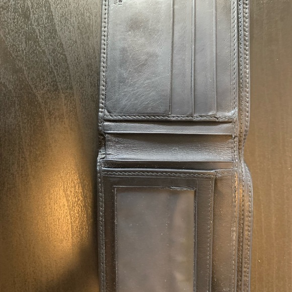 Men’s Gucci Bi-Fold Wallet - Picture 3 of 4